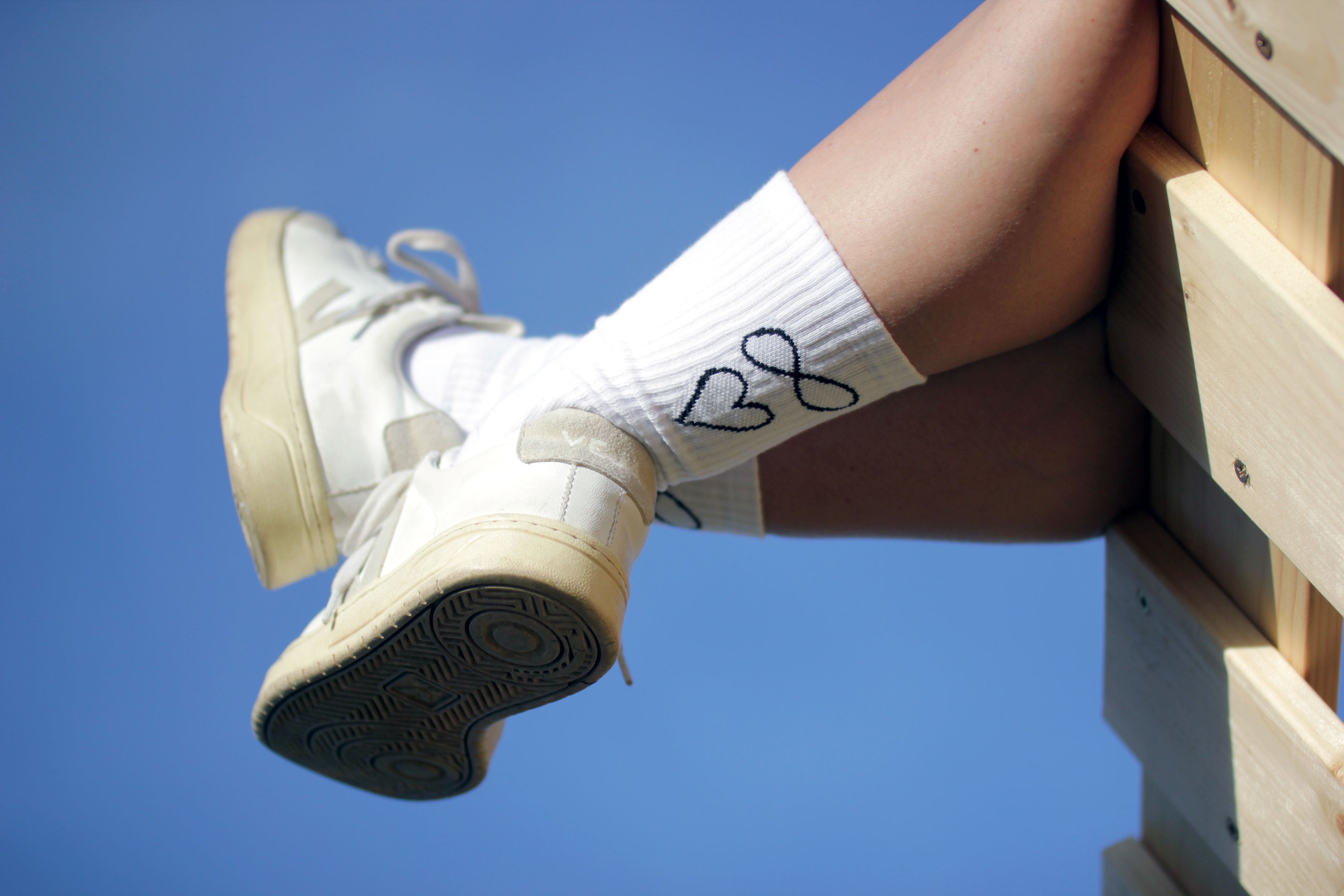 weiße Tennissocke mit Stickerei unisex